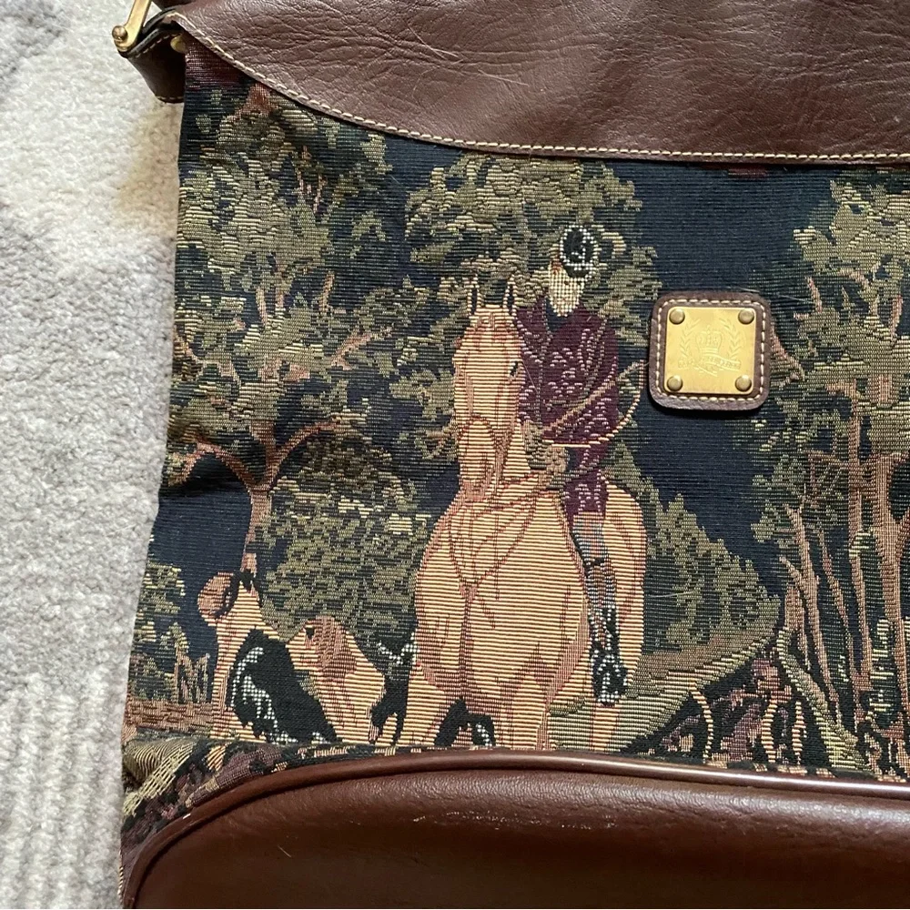 Vintage Capezio Collection Fox Hunting Royal British Scene Dance Duffle Bag - Picture 8 of 16